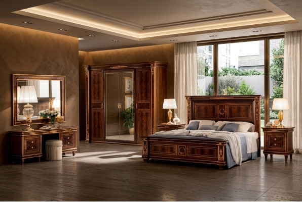 Classico letto in legno di design. Lussuosi letti in stile barocco e rococò.
