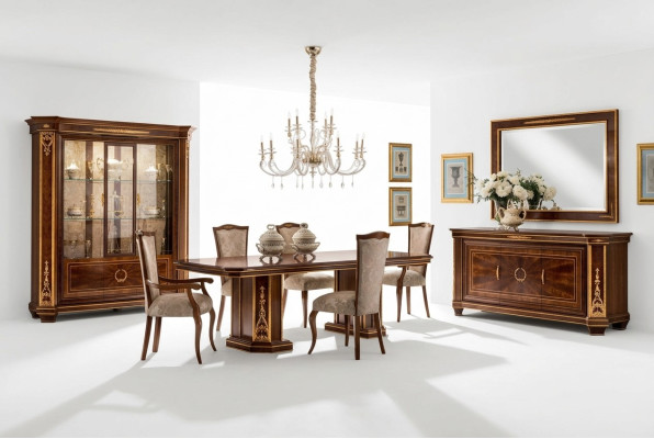 Set di 4 sedie da pranzo con schienale in stile Jugendstil.
