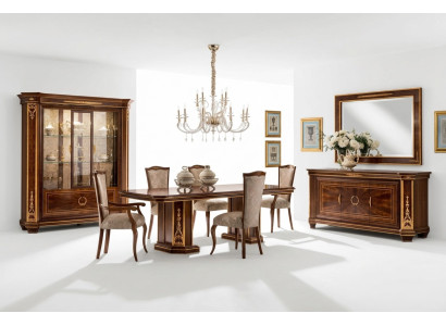 Set di 4 sedie da pranzo con schienale in stile Jugendstil.