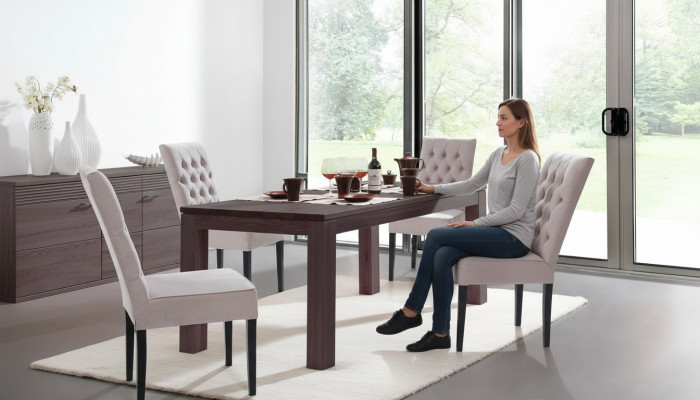 Set di sedie Chesterfield design, gruppo di poltrone imbottite. 4 sedie nuove.