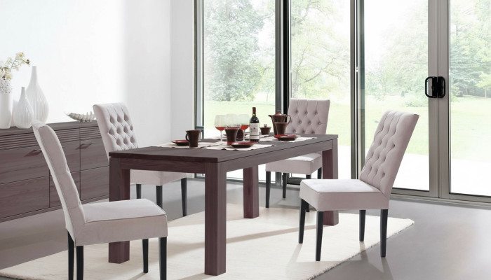 Set di sedie Chesterfield design, gruppo di poltrone imbottite. 4 sedie nuove.