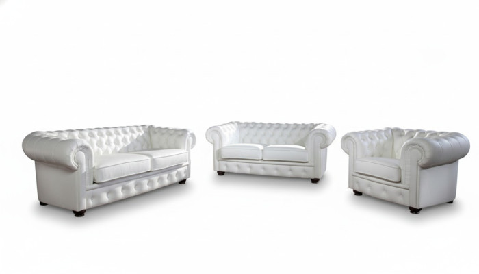 Divano Chesterfield 3+2 posti seduta imbottita classica.