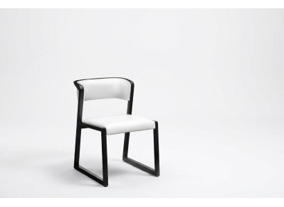 Sedia 1x Sala da pranzo Club Sedie Poltrona Designer Legno Lounge Italia Imbottitura Bianca
