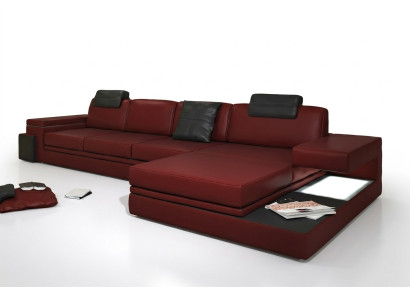 Divano per il soggiorno di design rosso in tessuto con cuscini, angolare, con illuminazione a LED e porte USB.