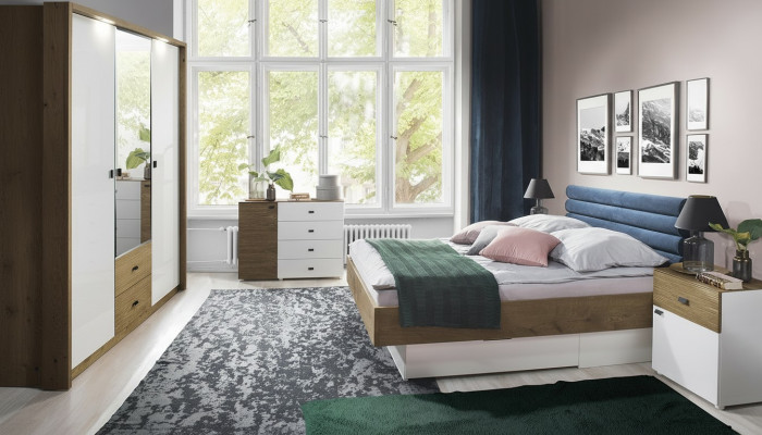 Set da camera da letto con letto e due comodini, struttura classica per letto, design mobili 3 pezzi