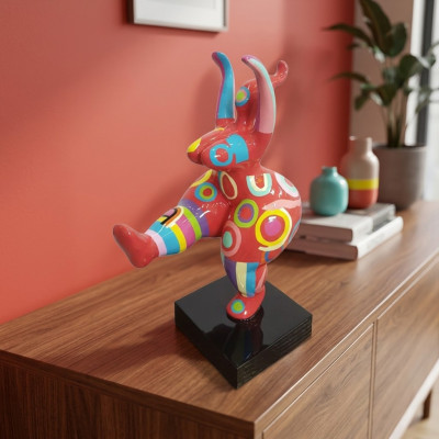 Arte astratta del designer, graziose statue di figure colorate, sculture e statue dipinte.   Arte astratta del designer, graziose statue di figure colorate, sculture e statue dipinte.