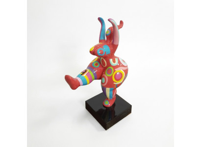 Arte astratta del designer, graziose statue di figure colorate, sculture e statue dipinte.   Arte astratta del designer, graziose statue di figure colorate, sculture e statue dipinte.