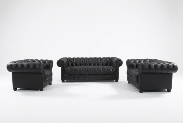 Divani Chesterfield in pelle imbottiti 3-2-1 posti.