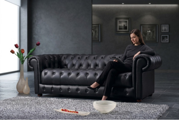 Chesterfield divani in pelle da 3 + 2 posti a sedere, set di divani.