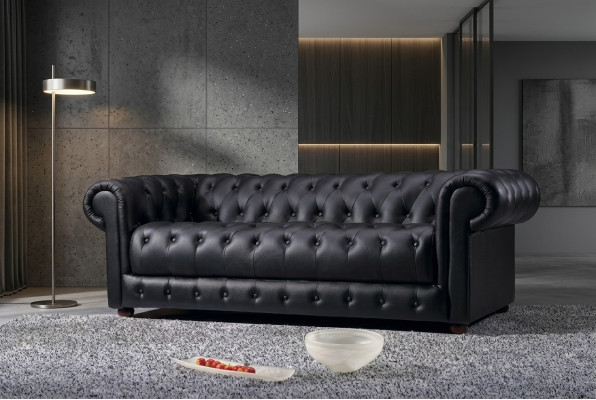 Chesterfield divani in pelle da 3 + 2 posti a sedere, set di divani.