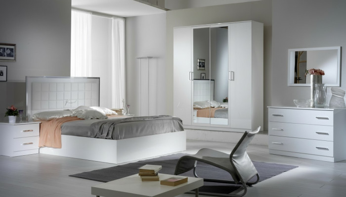 Guardaroba di lusso, armadi in laccato lucido di design, armadi classici.