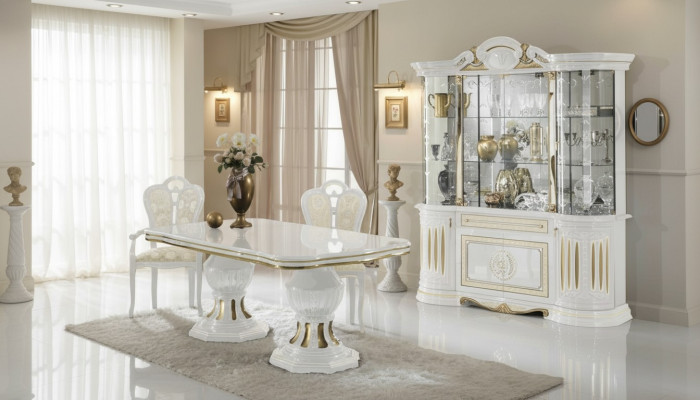 Sala da pranzo completo con tavolo, credenza, set vetrina in legno stile barocco, vetrine 2 pezzi.