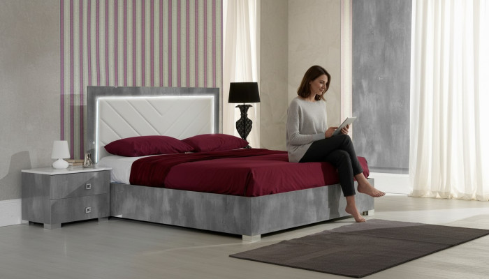 Design camera da letto 3 pezzi. Letto 2 comodini Set di mobili per letti di lusso classici