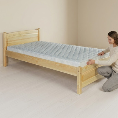 Letto in legno massello di pino, struttura del letto 100x200 in legno massiccio, letto per gli ospiti fatto a mano, nuovo.