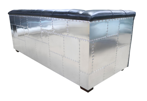 Divano Chesterfield 3 posti vintage in vera pelle da aviatore di aereo in alluminio.