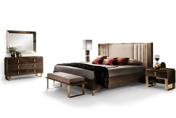 Set camera da letto 5 pezzi. Design mobili di lusso moderni. Nuovo letto comodino cassettiera