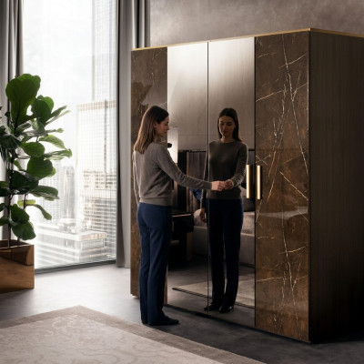 Armadio per abiti di lusso, armadi per abiti di design, mobili lucidi per la casa in legno nuovo.