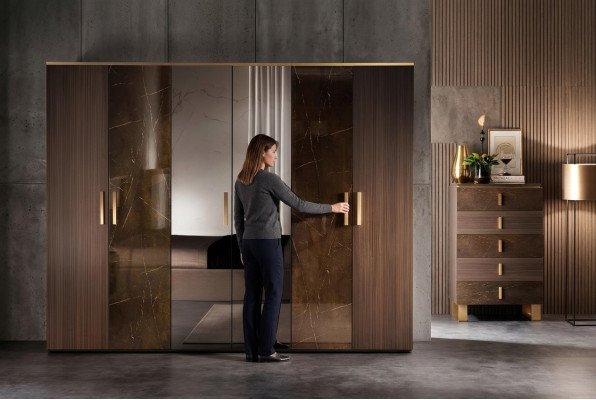 Guardaroba di lusso Armadi guardaroba Mobili lucidi di design in legno Nuovo