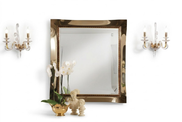 Specchio da parete classico con cornice in legno, specchio, arredamento, specchio appendiabiti, vetro, cornice, parete.