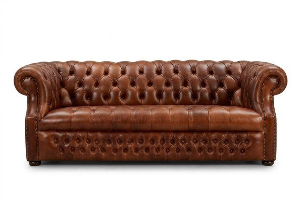 Chesterfield marrone a tre posti, divano 3 posti di design elegante.