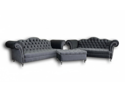 Divano Chesterfield in tessuto e pelle con set da 3 + 2 posti e poggiapiedi.