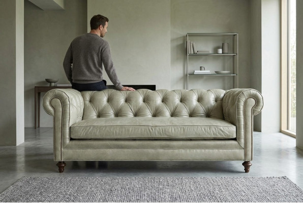 Chesterfield divano di lusso in pelle imbottito 3 posti nuovo.