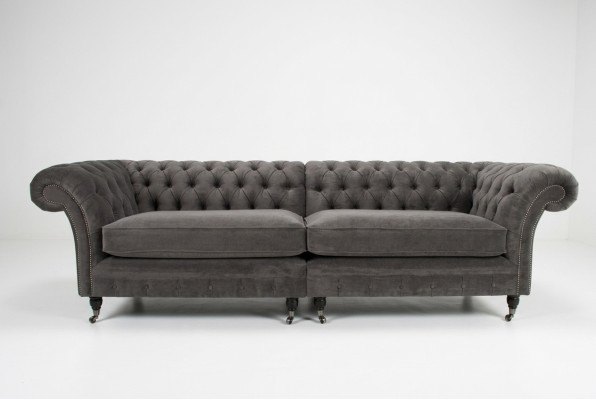 Divano classico Chesterfield 4 posti Design divani Poltrone Divani in pelle marrone