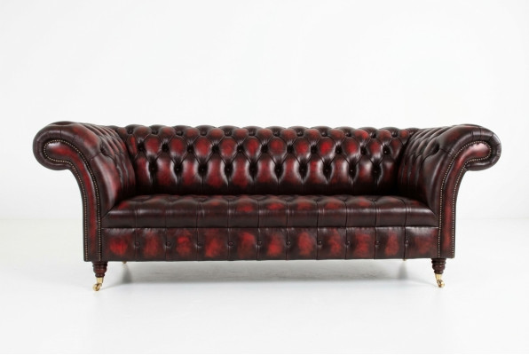 Sofà Chesterfield Bordeaux a tre posti per il salotto di lusso