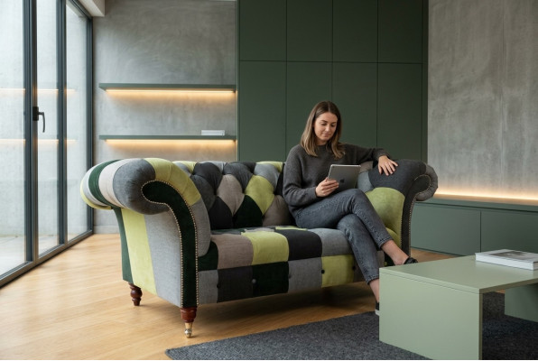 Divano Chesterfield design 2 posti divani imbottiti in tessuto per il soggiorno.