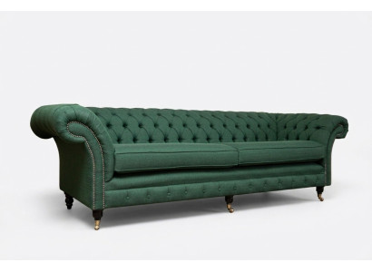 Divano Chesterfield con bottoni 4 posti in stoffa imbottita per il soggiorno.
