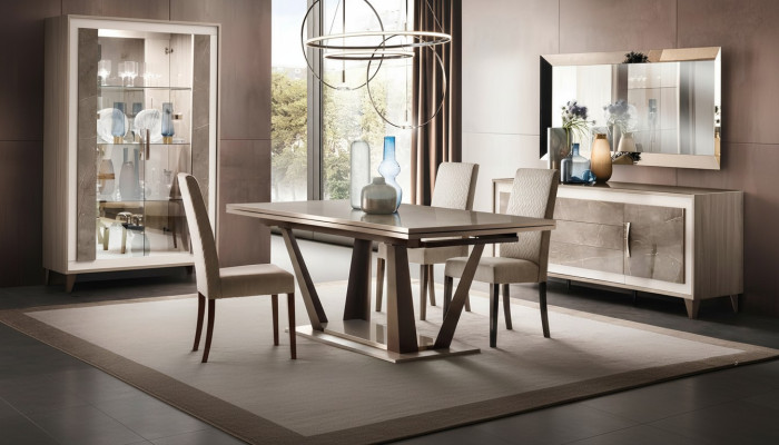 Tavolo da pranzo di design classico stile italiano Mobili Tavoli Marrone chiaro