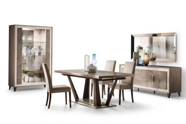 Tavolo da pranzo di design classico stile italiano Mobili Tavoli Marrone chiaro