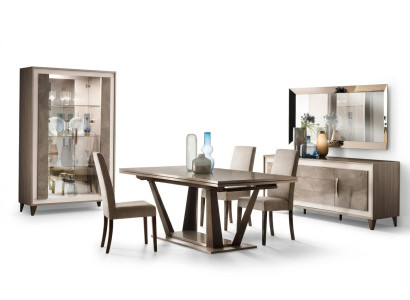 Tavolo da pranzo di design classico stile italiano Mobili Tavoli Marrone chiaro