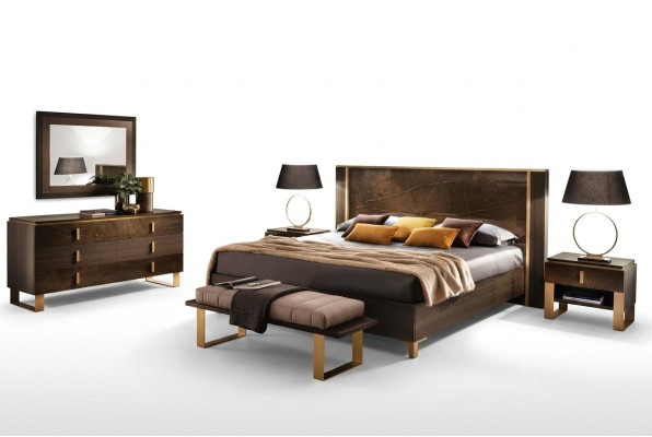 Lussuoso letto matrimoniale per camera da letto stile moderno, letti imbottiti italiani.