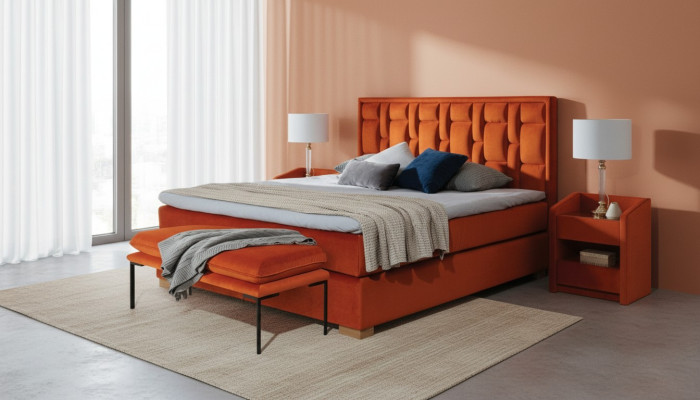 Set da camera da letto con letto design, 4 pezzi. Comprende due comodini e una moderna panchina letto.   Impostazione camera da letto con letto design, 4 pezzi. Include due comodini e una moderna panchina-letto.