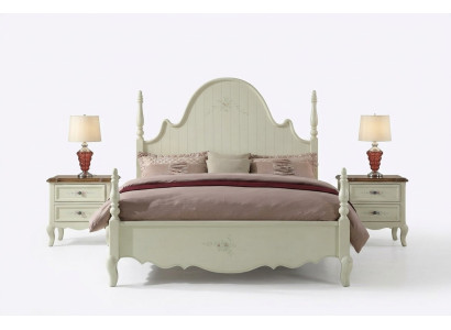 Un insieme di camera da letto bianca distintivo in stile classico