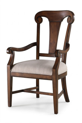 Sedia classica in legno marrone con braccioli per sala da pranzo