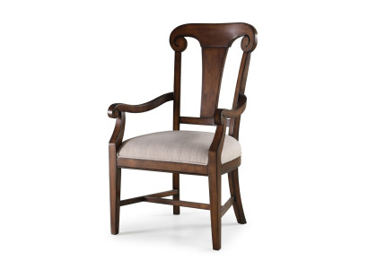 Sedia classica in legno marrone con braccioli per sala da pranzo
