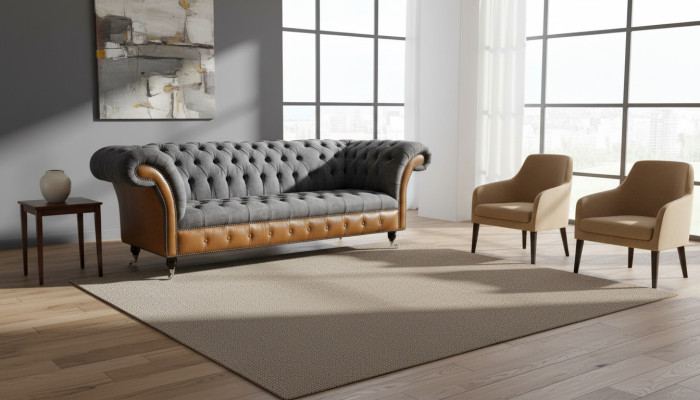 Divano Chesterfield con rivestimento in tessuto grigio a 3 posti.