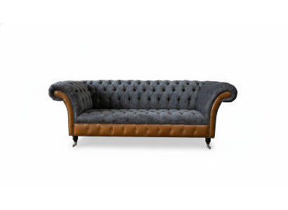 Divano Chesterfield con rivestimento in tessuto grigio a 3 posti.