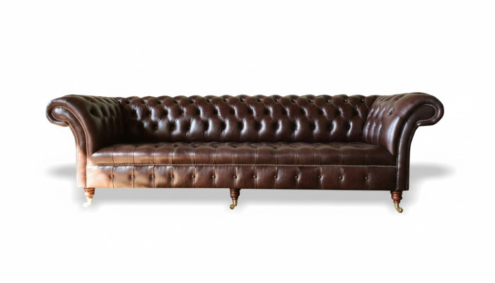 Sofà Chesterfield imbottito di design XXL, divano di lusso 4 posti in pelle.