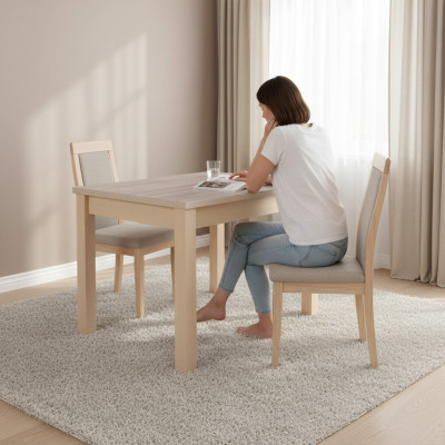 Elegante tavolo da pranzo con piano in legno color beige per sala da pranzo moderna