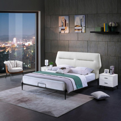 Letto classico matrimoniale in legno stile country. Realizzato in vero legno per la camera da letto.