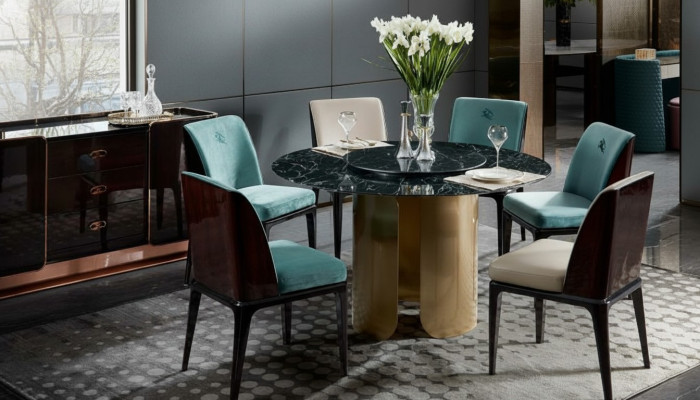 Set di sedie per sala da pranzo in azzurro chiaro, 4 sedie con schienale alto, design moderno, mobili di lusso.