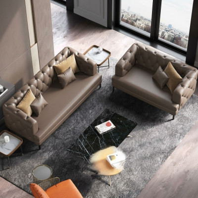 Set di divani Chesterfield marroni 3+2 posti 2 pezzi. Set di cuscini decorativi per divani designer.