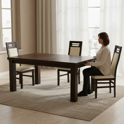 Set completo di 4 sedie da design per sala da pranzo con rivestimento in tessuto K65.    Traduzione in italiano: Set completo di 4 sedie design per sala da pranzo con rivestimento in tessuto K65.