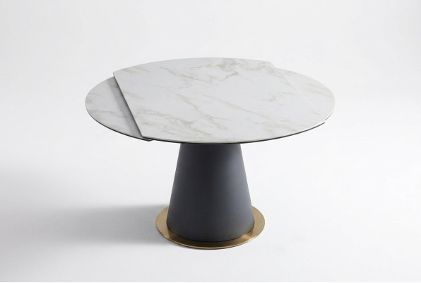 Un elegante tavolo rotondo per la sala da pranzo in stile moderno.