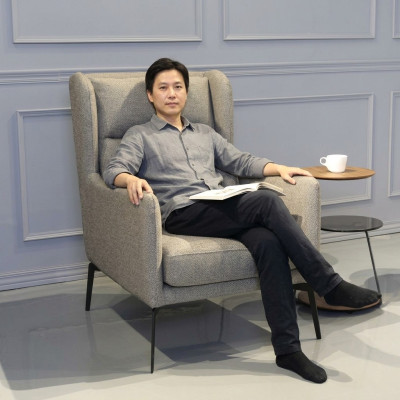 Poltrona Sedia Imbottitura TV pelle Tessuto Legno Design Lounge Club Relax