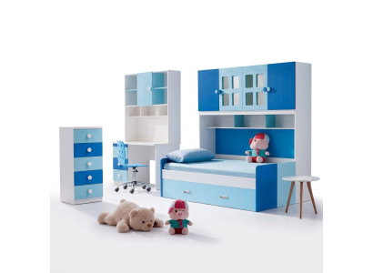 Stanza per bambini e ragazzi con tavolo, letto e comodino di design nuovo.