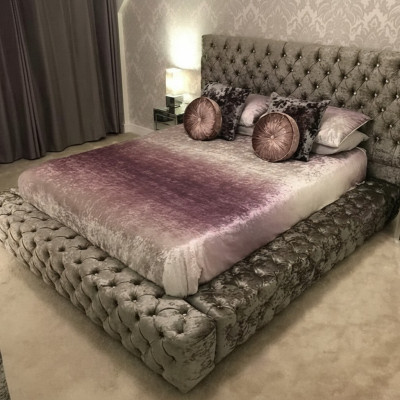 Chesterfield letto matrimoniale 180x200 in tessuto imbottito, design di lusso, telaio